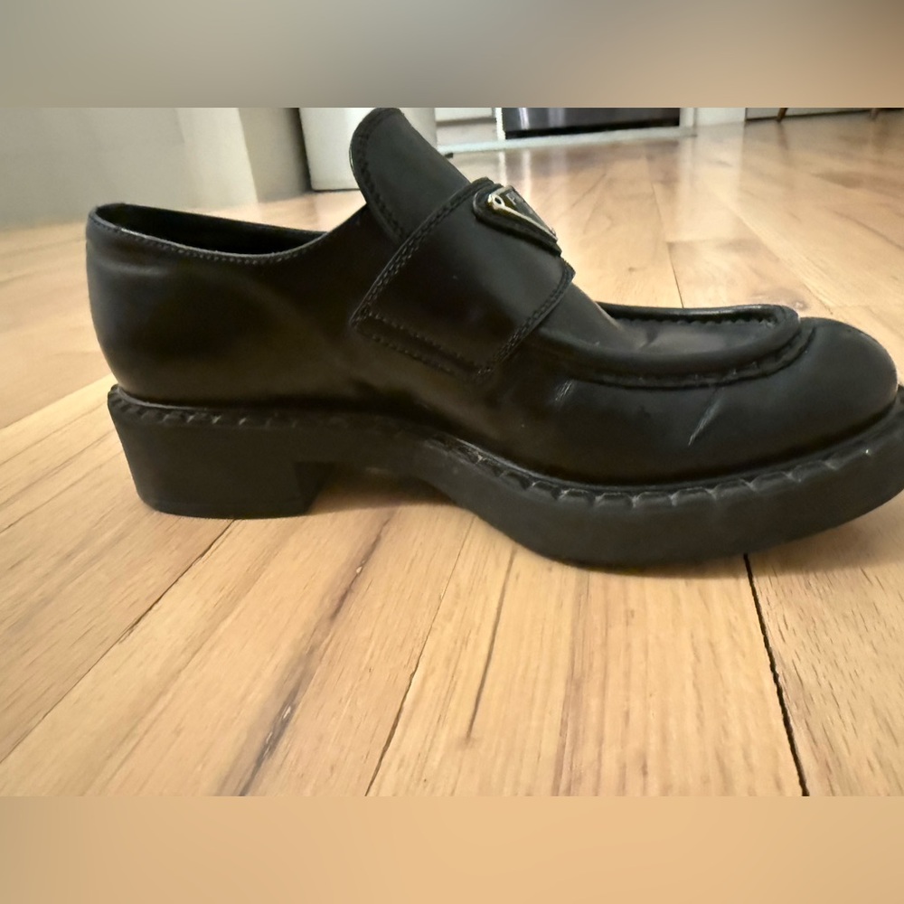 Prada Women’s Black Loafers Size 38 - Picture 5 of 11